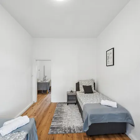 Apartment Wupper I, Lage Ideal Fuer Geschaeftsleute, Monteure, Familien, 3 Zimmer, Smart-tvtv *